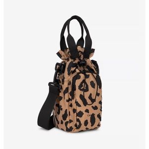 NWT | Calpak water bottle holder